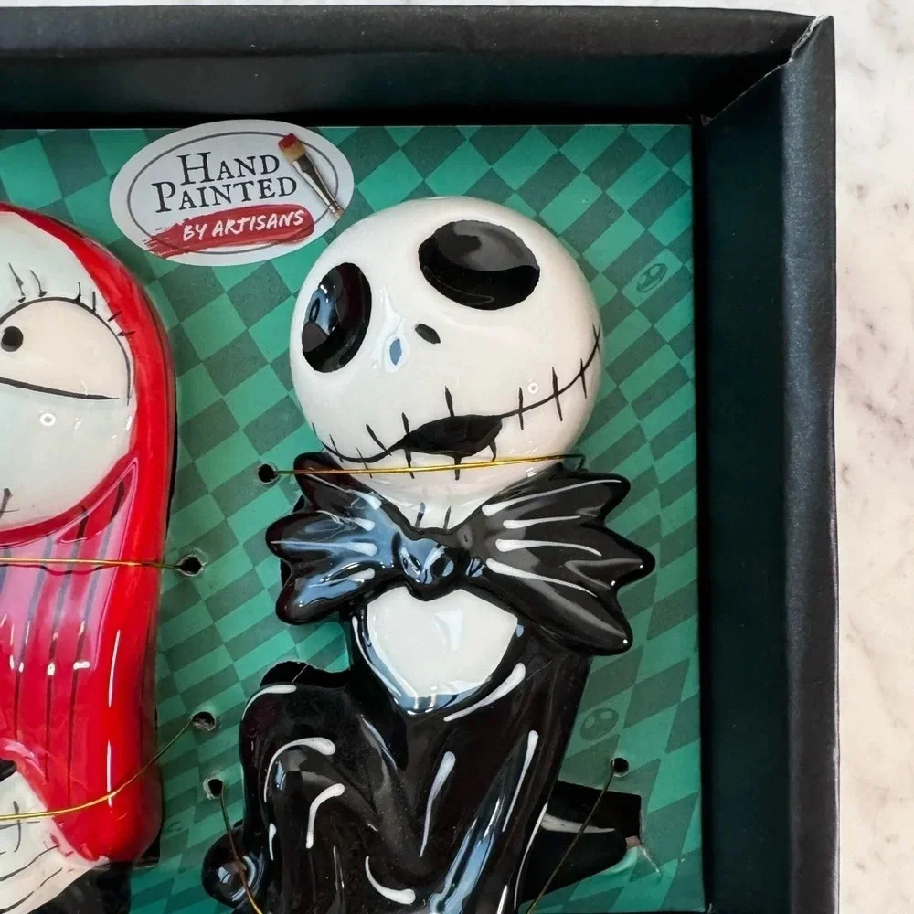 Nightmare Before Christmas Salt and Pepper shakers - BNIB - Picture 3 of 6